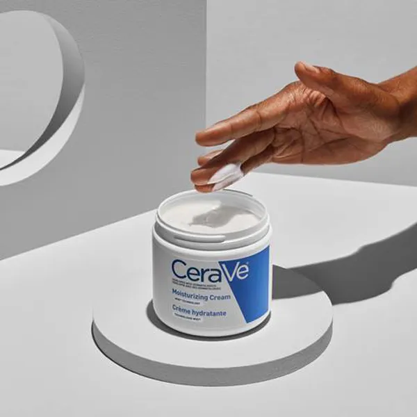 Cerave Moisturizing Cream With hyaluronic Acid And Ceramide Cream Size: 453ml